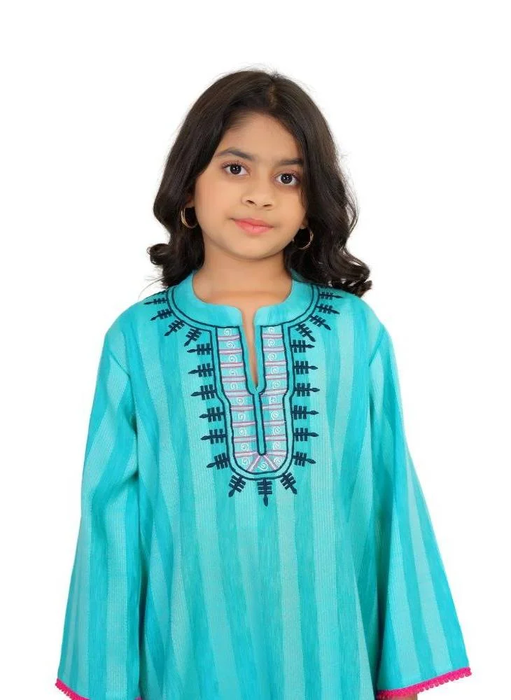 أرتيميا جلابية مطرزة من الرايون الناعم بنقوش مخططة